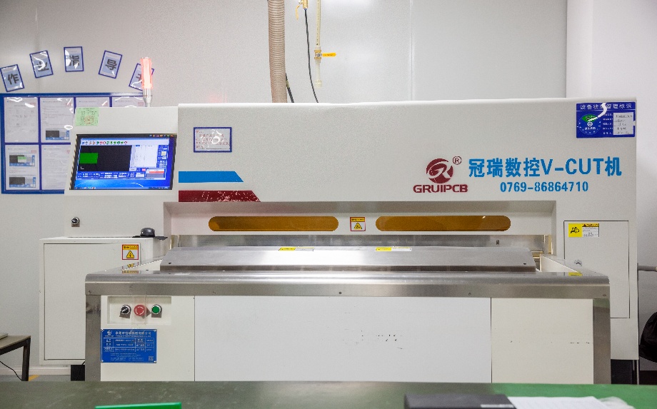 12、數(shù)控V-CUT機.jpg